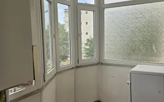 Apartament spațios 3 camere, 2 băi și 2 balcoane – Craiovei, Gh. Doja - Poză 11