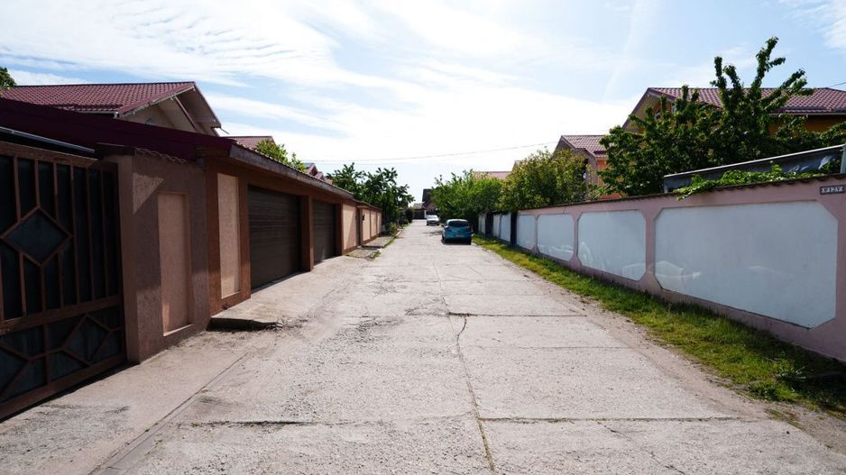Oaza de liniste in Bariera Valcii – casa P+1 cu terasa, curte si acces securizat - Poză 19