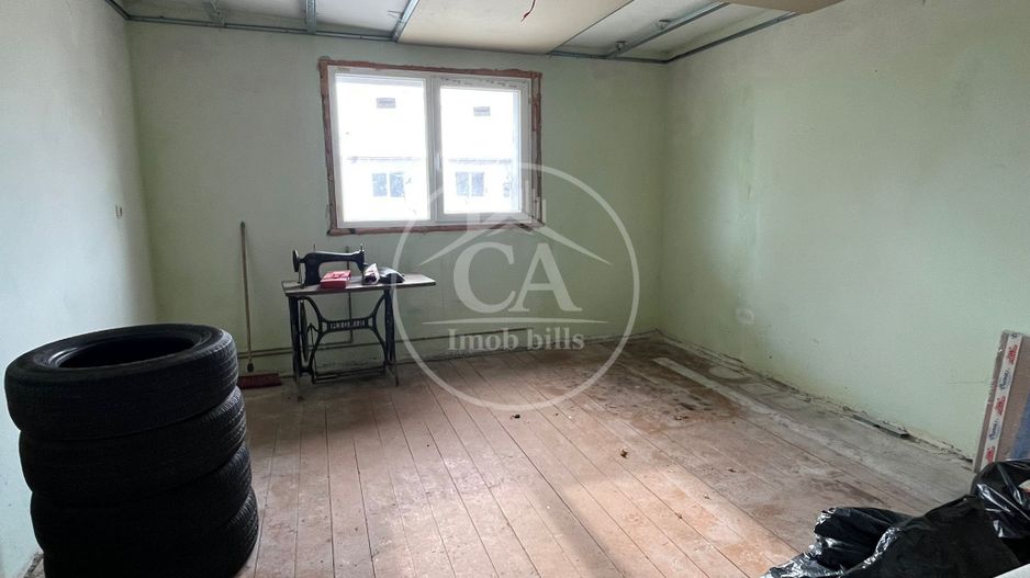 Casa de vanzare D+P+E+M cu 5 camere în Livada De Bihor - Poză 4
