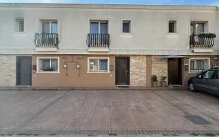 Vila cu 2 dormitoare si 3 bai | Cosmopolis | aproape de Mall | Piscina - Poză 11