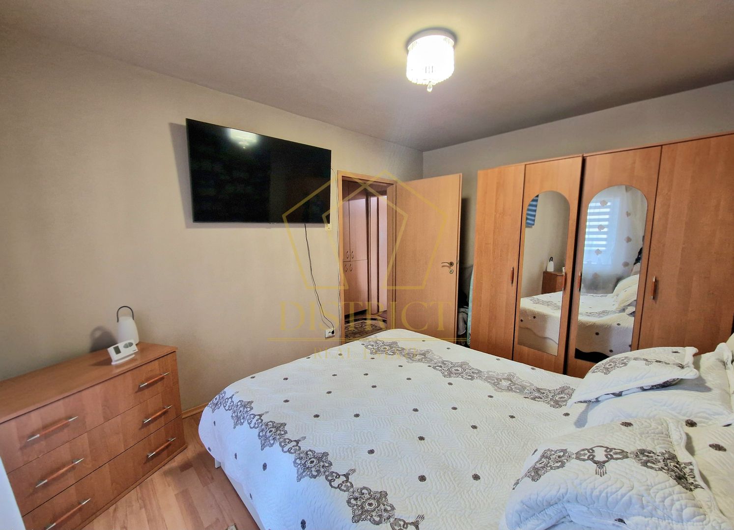 Apartament deosebit cu 3 camere | Calea Sagului - Poză 11