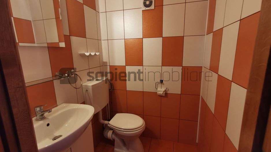 De închiriat apartament cu 4 camere, Bd. Decebal - Poză 11