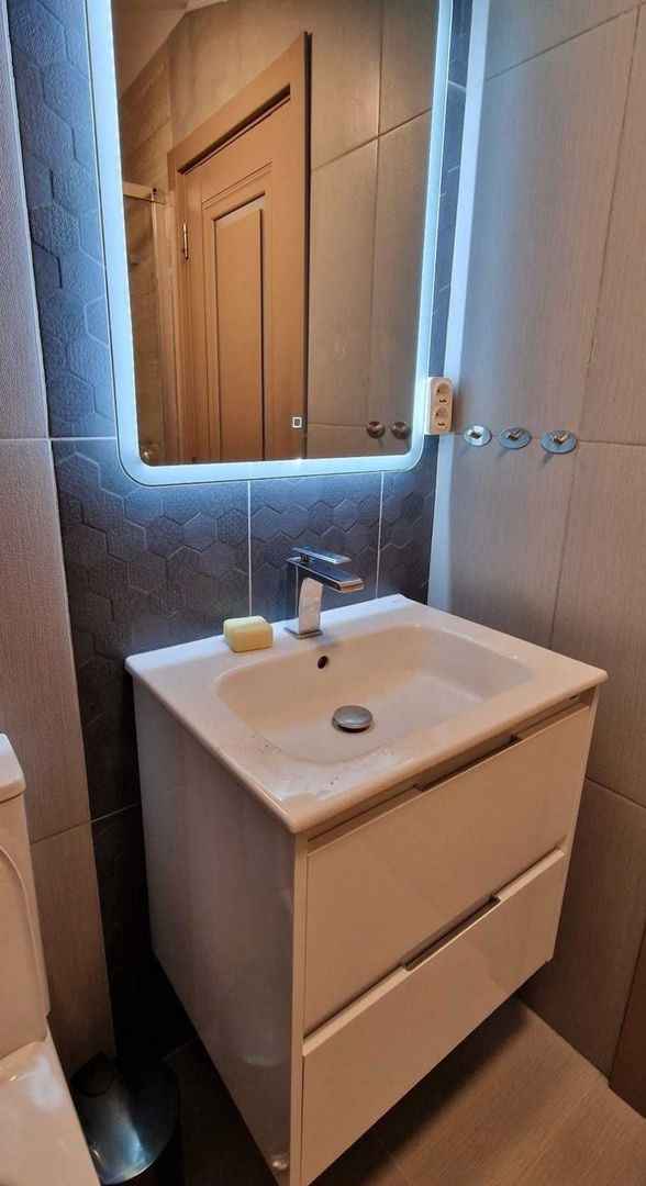 2 Camere Grozavesti Regie - Poză 2
