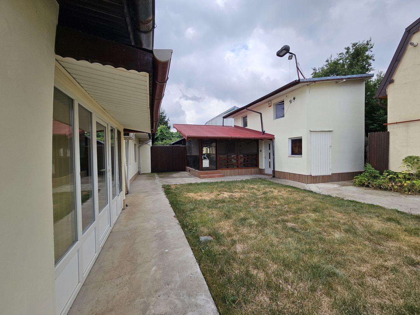 Casa 4 camere - curte 400mp Sector 4 - Luica -Giurgiului -Piata Resita - Poză 1