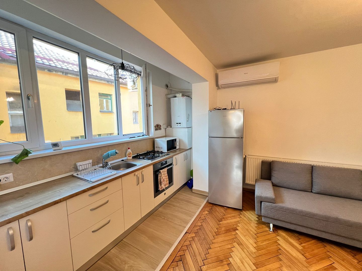 Apartament spatios cu 3 camere | 100 mp | Balcon | Curte | Central - Poză 8
