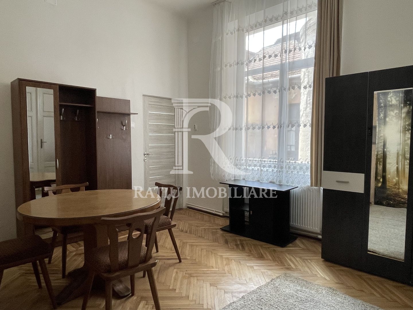 Apartament la casa cu 2 camere | Centrala pe gaz | Oradea - Poză 1
