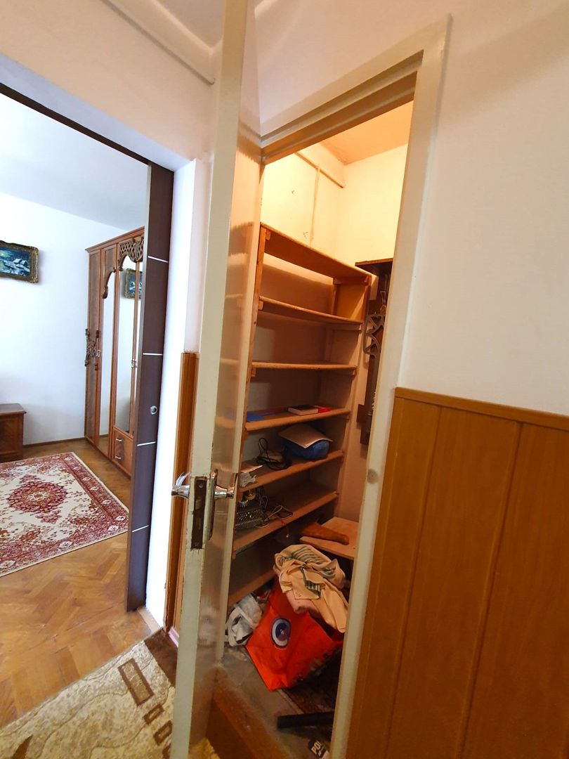 Apartament luminos cu vedere spre biserică, într-un cartier verde și liniștit. - Poză 15