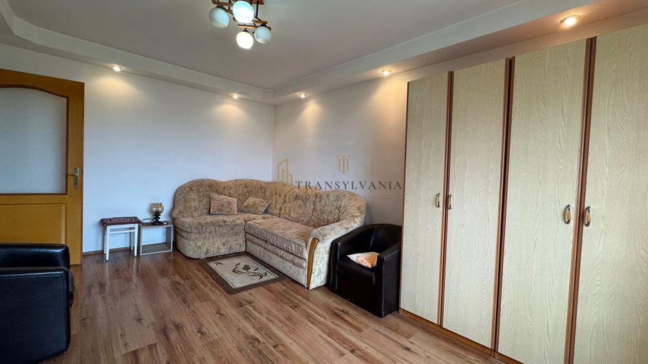 Apartament 2 camere decomandat, etaj intermediar, Cartier Vasile Aaron - Poză 2
