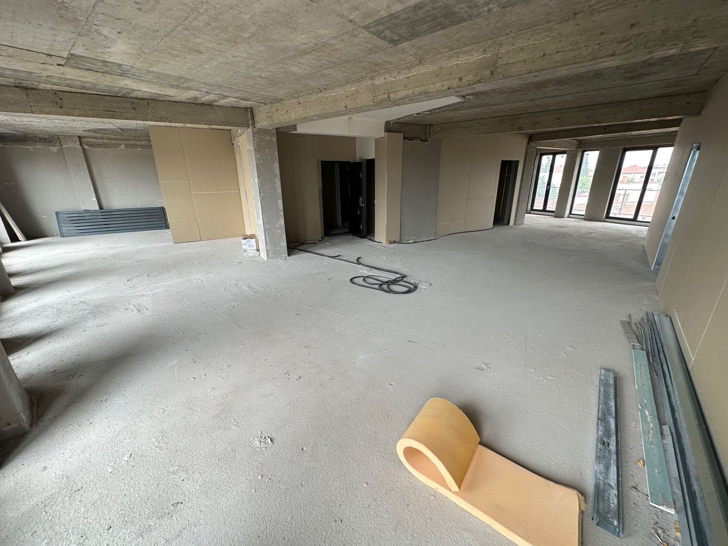 Cladire de birouri  Central pretabil activități medicale - Poză 15