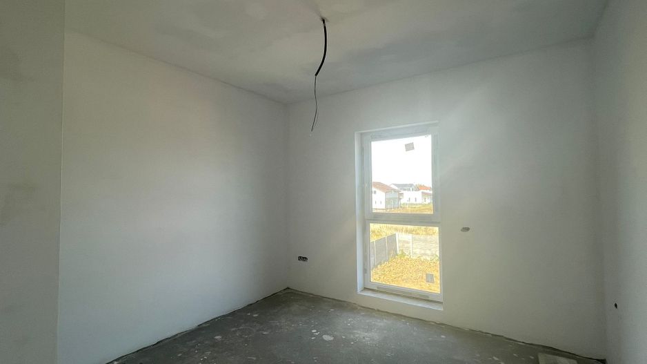 Duplex despartit prin camera tehnica- 5 camere- Mosnita Noua - Poză 7