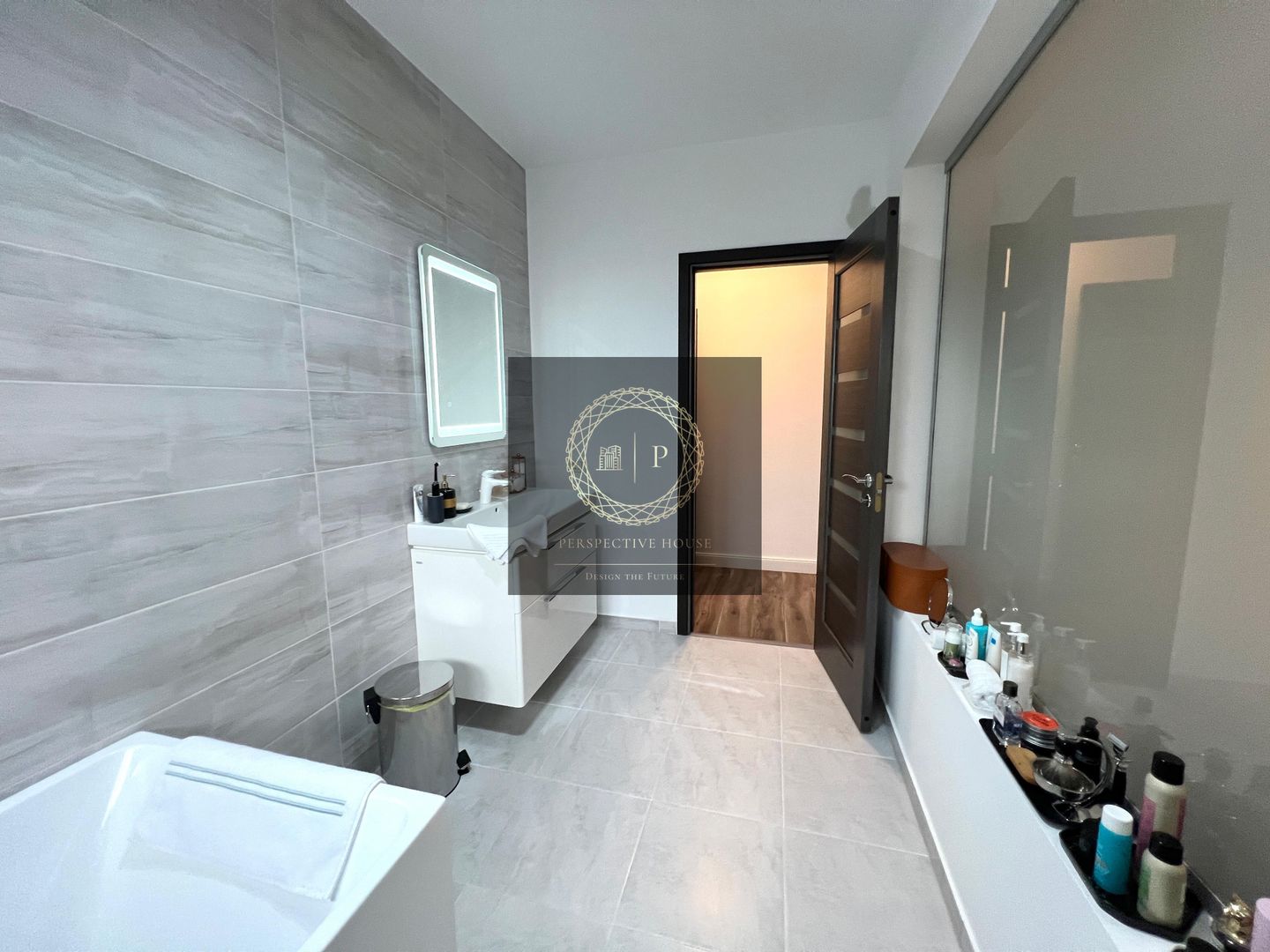 Casa individuala superfinisata, 3 camere, 2 bai, 500mp teren - Poză 21