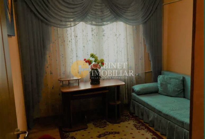 Apartament cu 2 camere decomandat zona Podul de Fier ideal pentru investitii - Poză 4