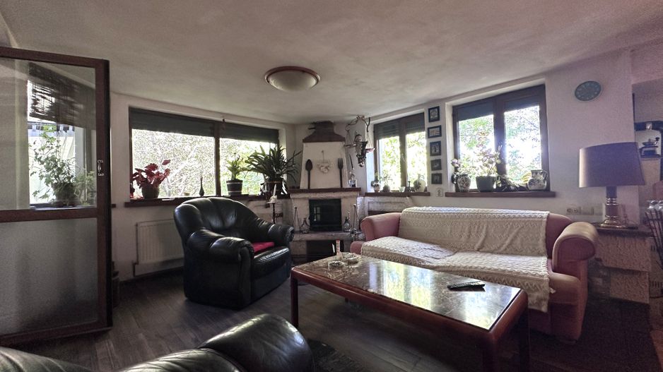 Vanzare casa in Pucioasa, Dâmbovița - 4 camere - teren 5.808 mp - Poză 8