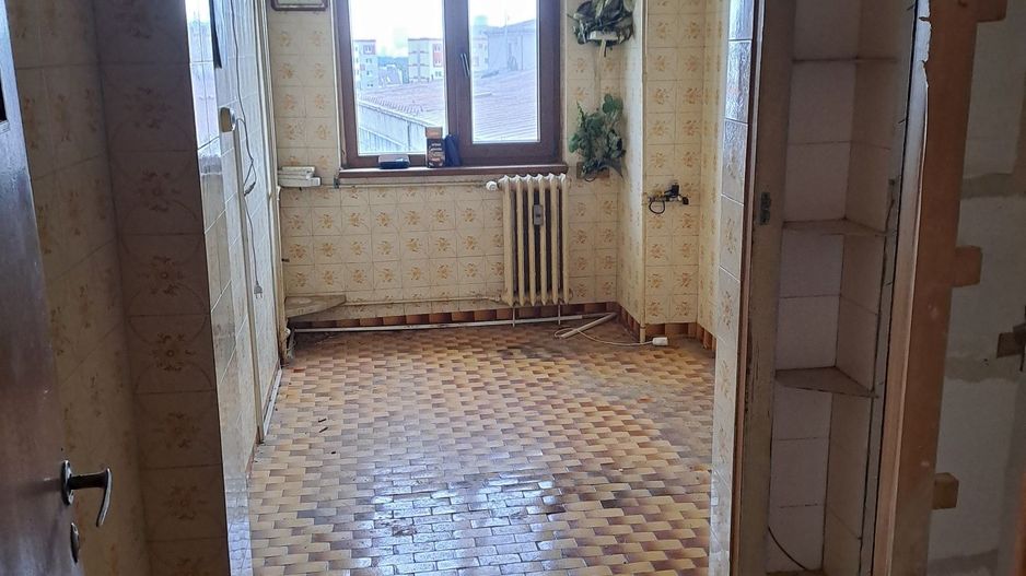 Vand apartament 4 camere - Poză 2