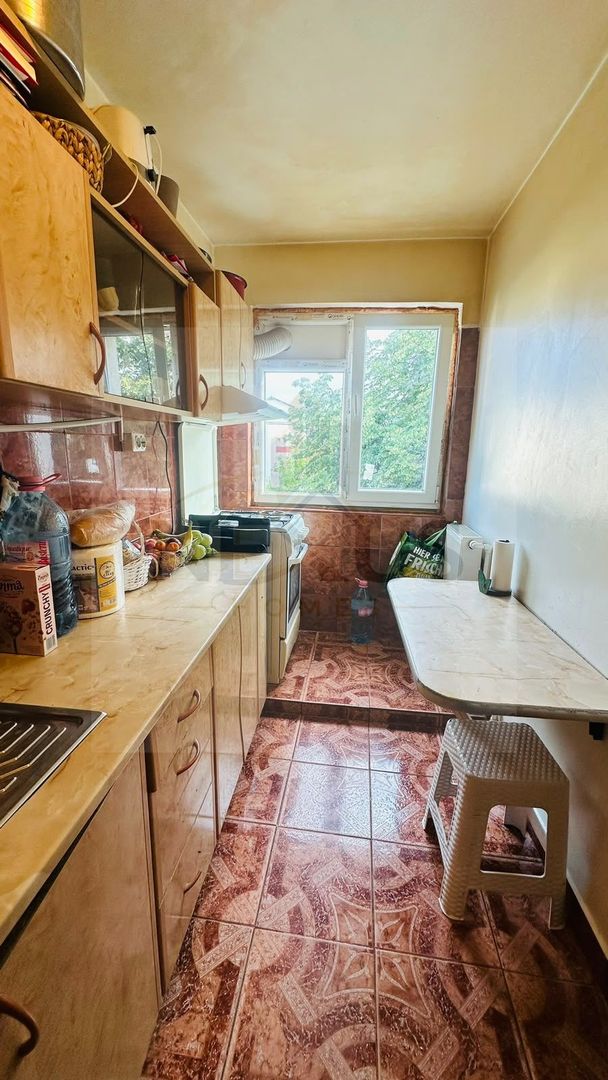 Apartament 2 camere| Etaj 4/4| Necesită renovare| Anvelopat| Parcare - Poză 12