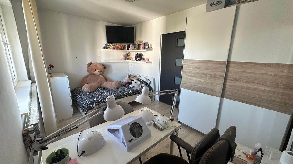 APARTAMENT  MODERN  3 CAMERE DECOMANDAT CENTRALA TERMICA METROU - Poză 2