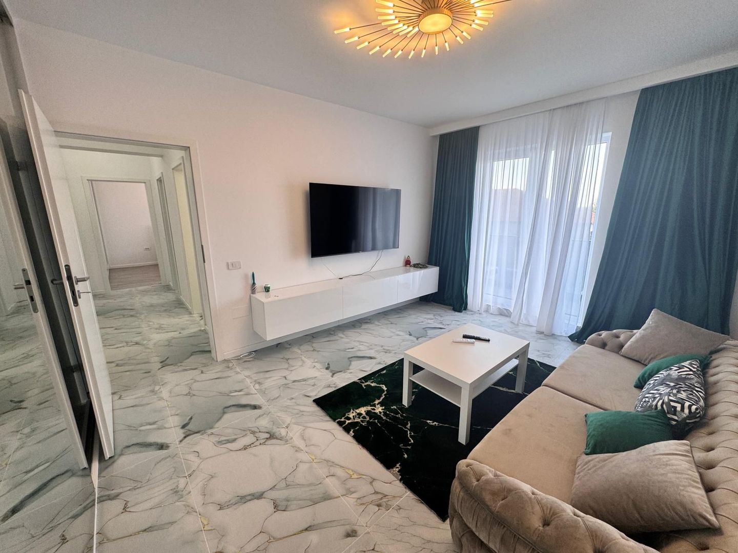AP. 2 CAMERE - PARCARE INCLUSA, CENTRALA PROPRIE, MOBILAT MODERN - Poză 2