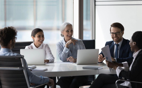 
    Negociere și gestionare completă.
  