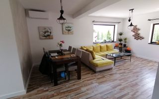 Casa moderna cu 4 camere, La  CHEIE in Poplaca - Poză 3