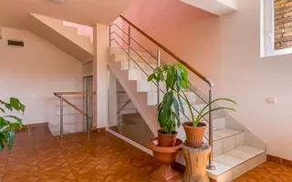 Casă pe 5 nivel–Ideală pentru Locuință, Sediu Firmă sau Investiție! - Poză 13