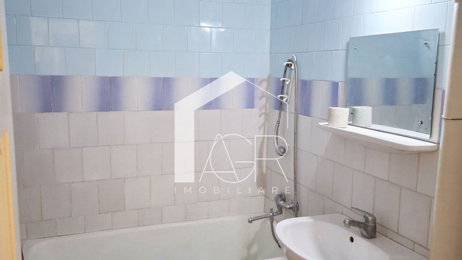 Apartament cu 2 camere, zona Ultracentral - Poză 11
