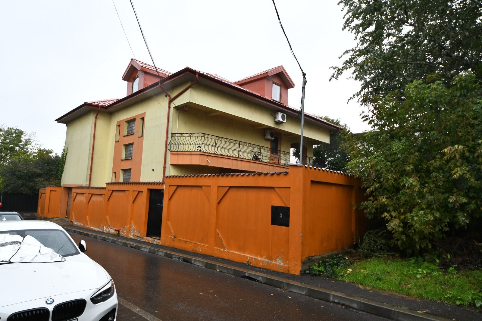 Vila spatioasa, constructie solida, zona micro 17 – Galati - Poză 3