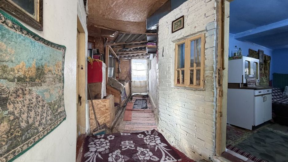 Casa Batraneasca la 8 km de Topoloveni - Poză 5