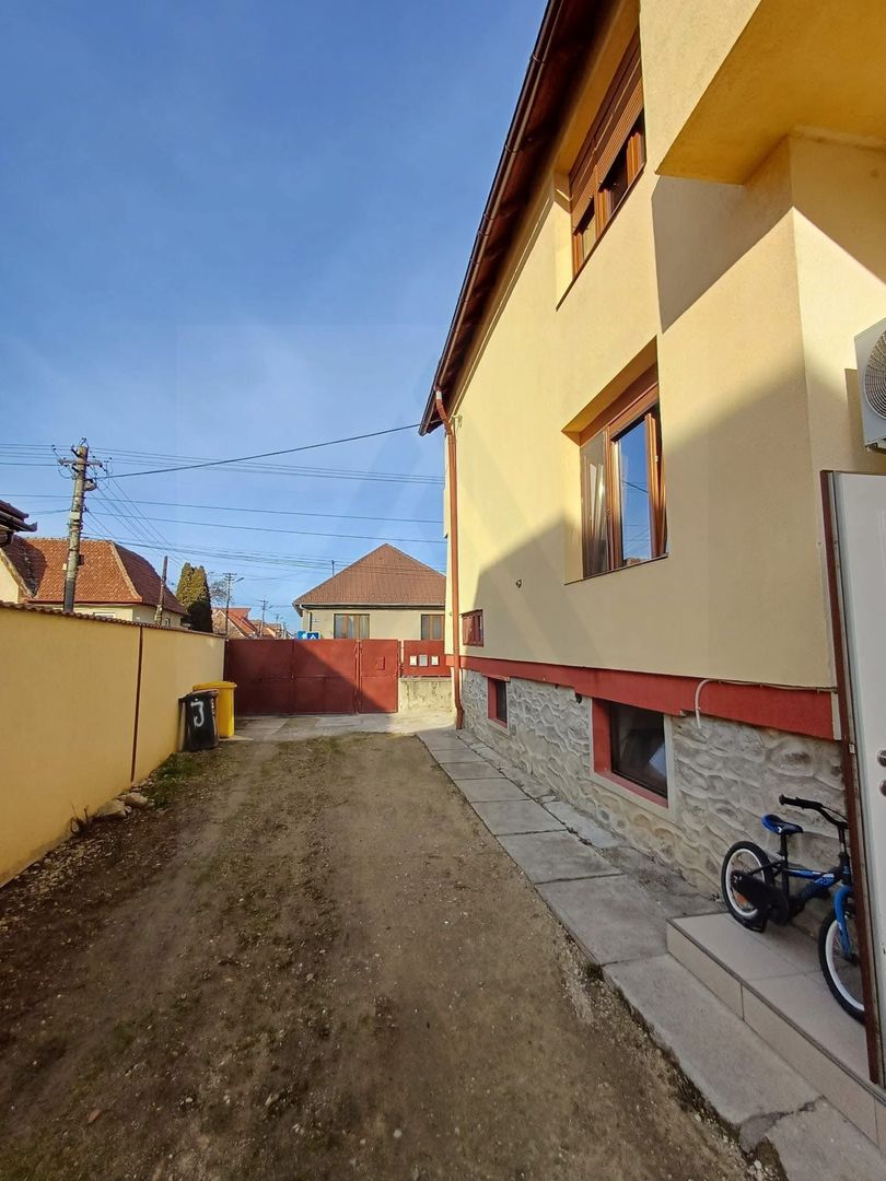 Casă versatila intretinuta 143 mp utili 5 camere 3 bai pivnita Lazaret - Poză 21