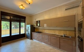Vila 9 camere cu piscina si teren de 1.000 mp - Poză 4