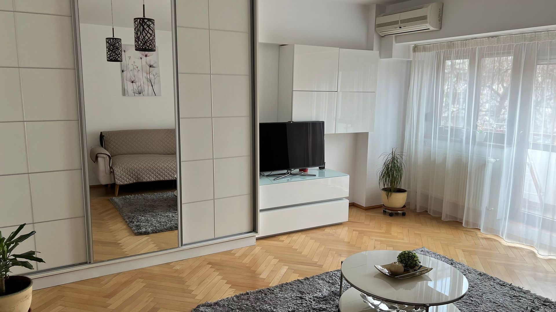 De închiriat :Apartament 2 camere, ultracentral, Unirii Fântâni - Poză 1