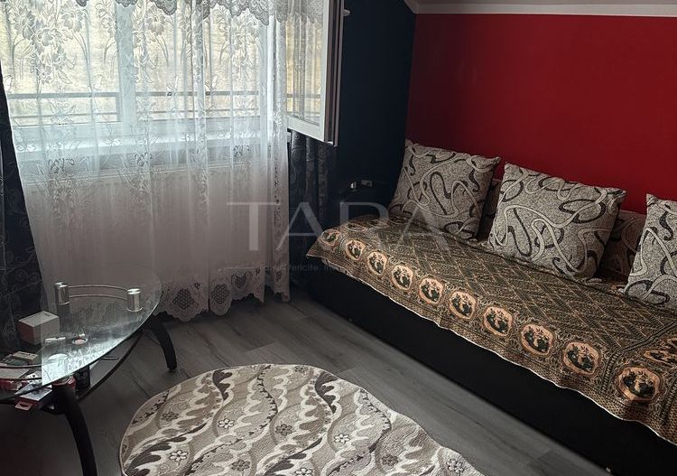 Casa de vanzare in zona  centrala a localitatii - Poză 3