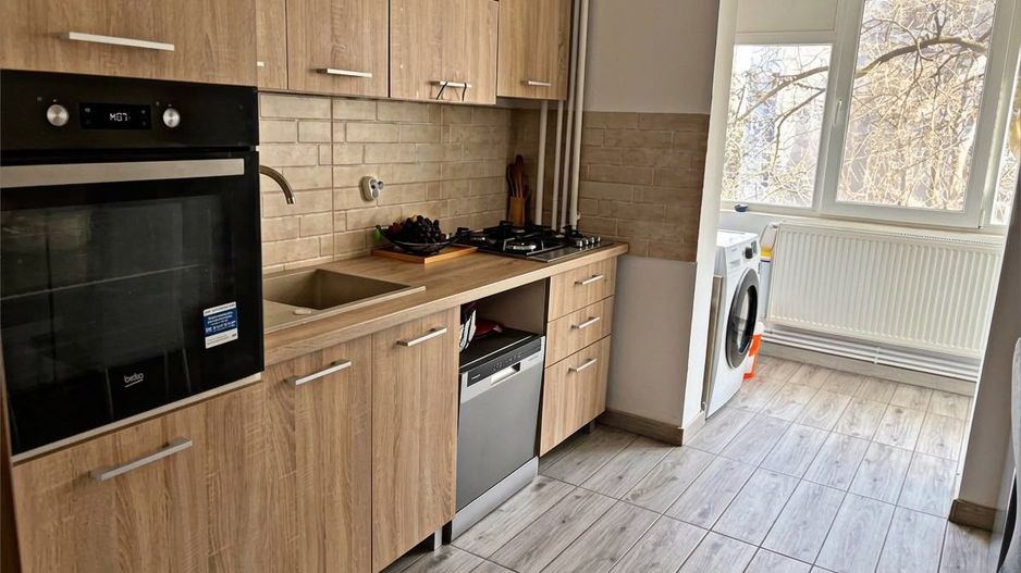 Apartament 3 camere, zona Crangasi / loc de parcare + centrala proprie - Poză 4