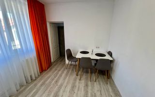 Apartament cu 1 Cameră, Etaj 1, Zona Piață - Poză 4