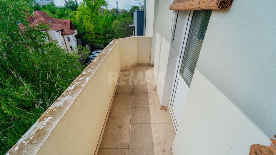 De vinzare Apartament 2 camere si balcon + living cu logie - Poză 15