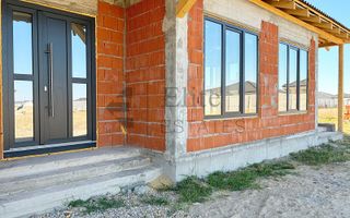 Casa la rosu  cu 4 camere de vanzare in Santandrei - Poză 5