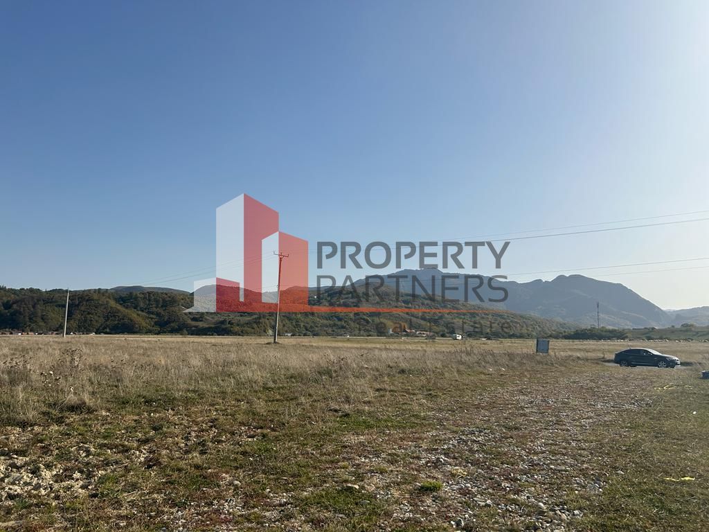 Teren cu deschidere la DN 73A Rasnov langa Kaufland 7300 mp - Poză 2