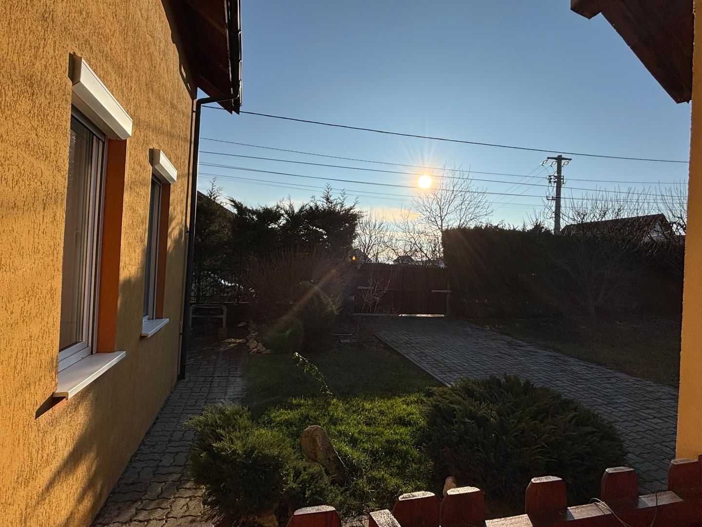 Vila deosebita aproape de padure - Poză 3