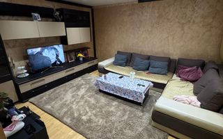 Casă P+M pe strada Tineretului - Poză 1