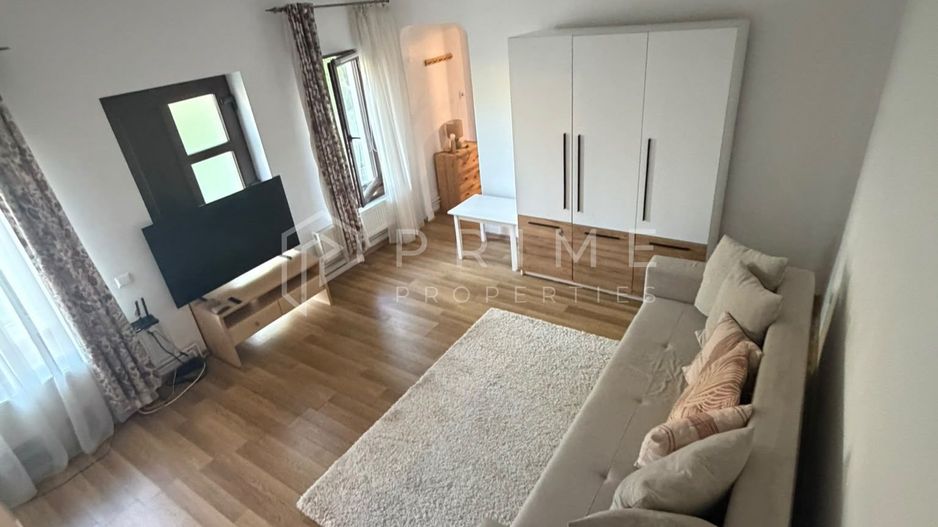 Casa de inchiriat Remetea - Curte comuna - Zona linistita - Poză 1