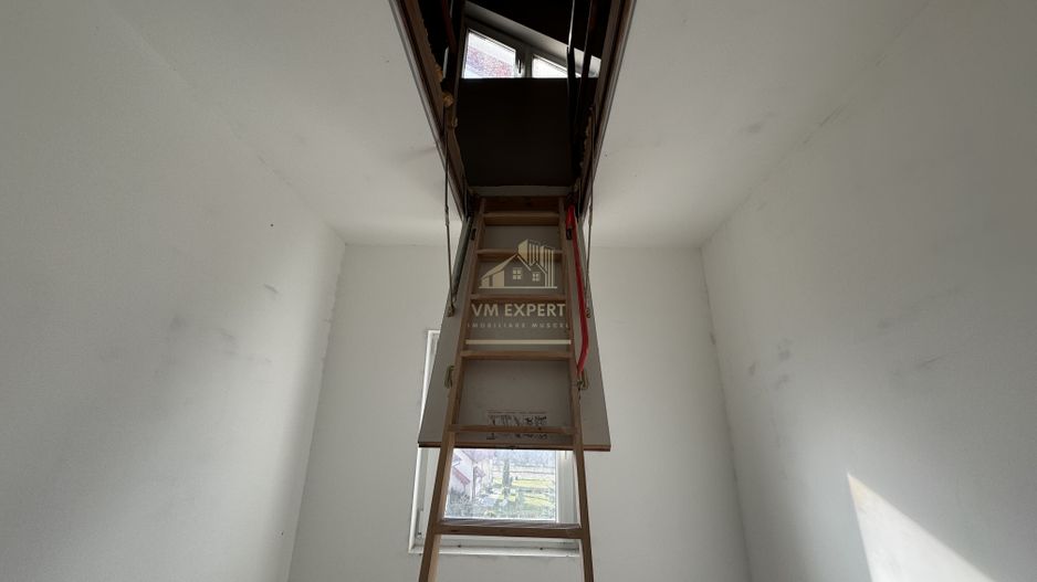 VILA 5 CAMERE,TEREN 560 MP, CAMPULUNG, ARGES - Poză 20