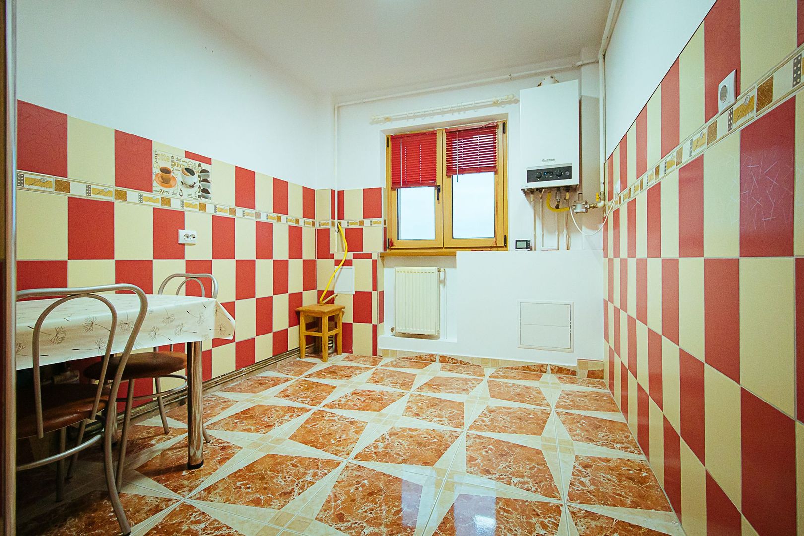 Ideal pentru o familie, toate facilitățile în apropiere - Poză 6