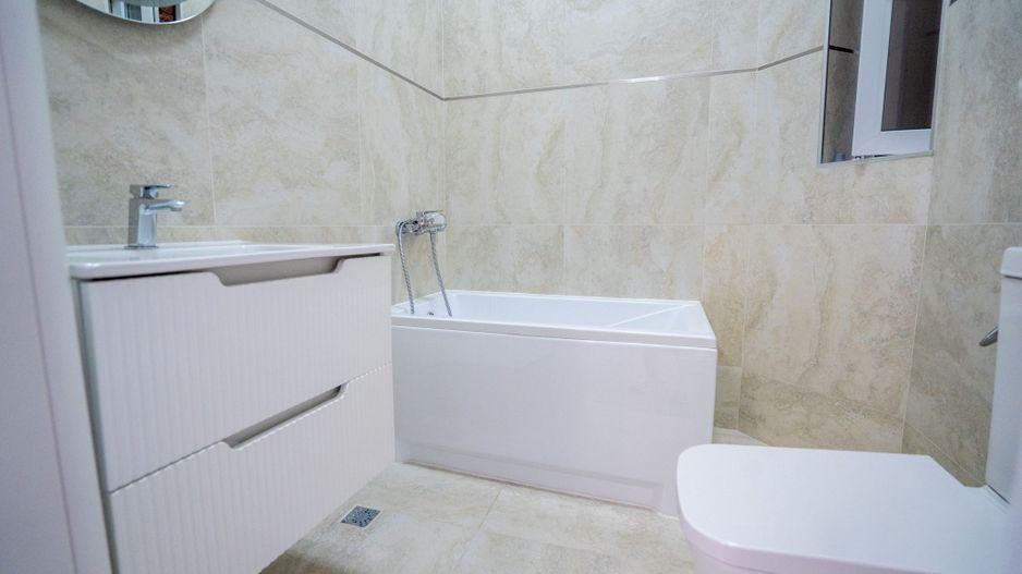 Apartament cu 2 camere, casă la curte comună – Central, Oradea - Poză 13