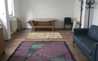 Casa tip vila mansardata, centrala si curte proprie, loc de parcare, 8min metrou - Poză 4