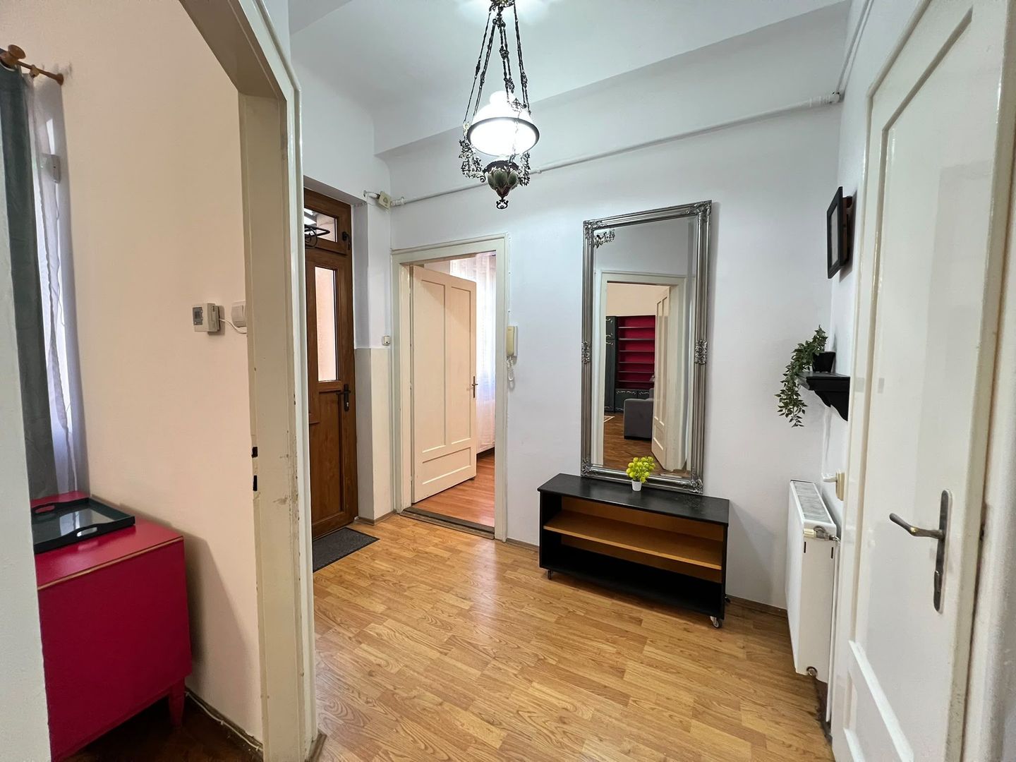 Apartament spatios cu 3 camere | 83 mp + veranda + curte | Ultracentral - Poză 12
