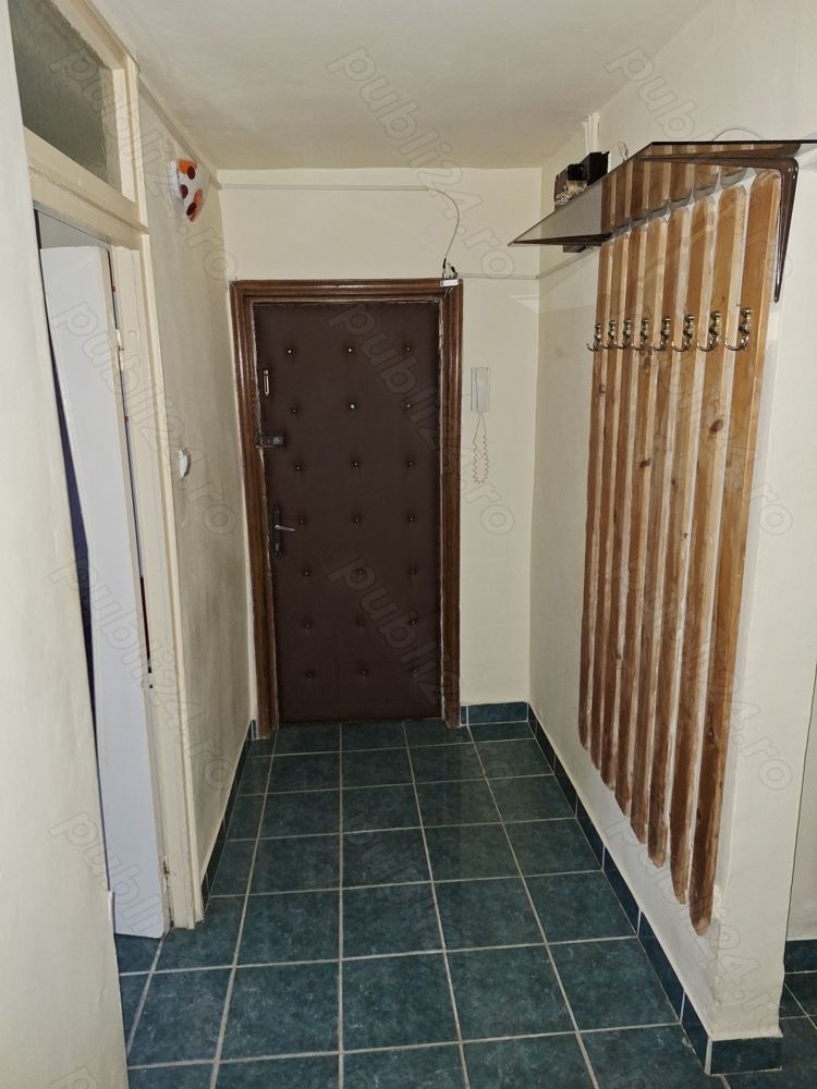 Vănd apartament 3 camere - Poză 1