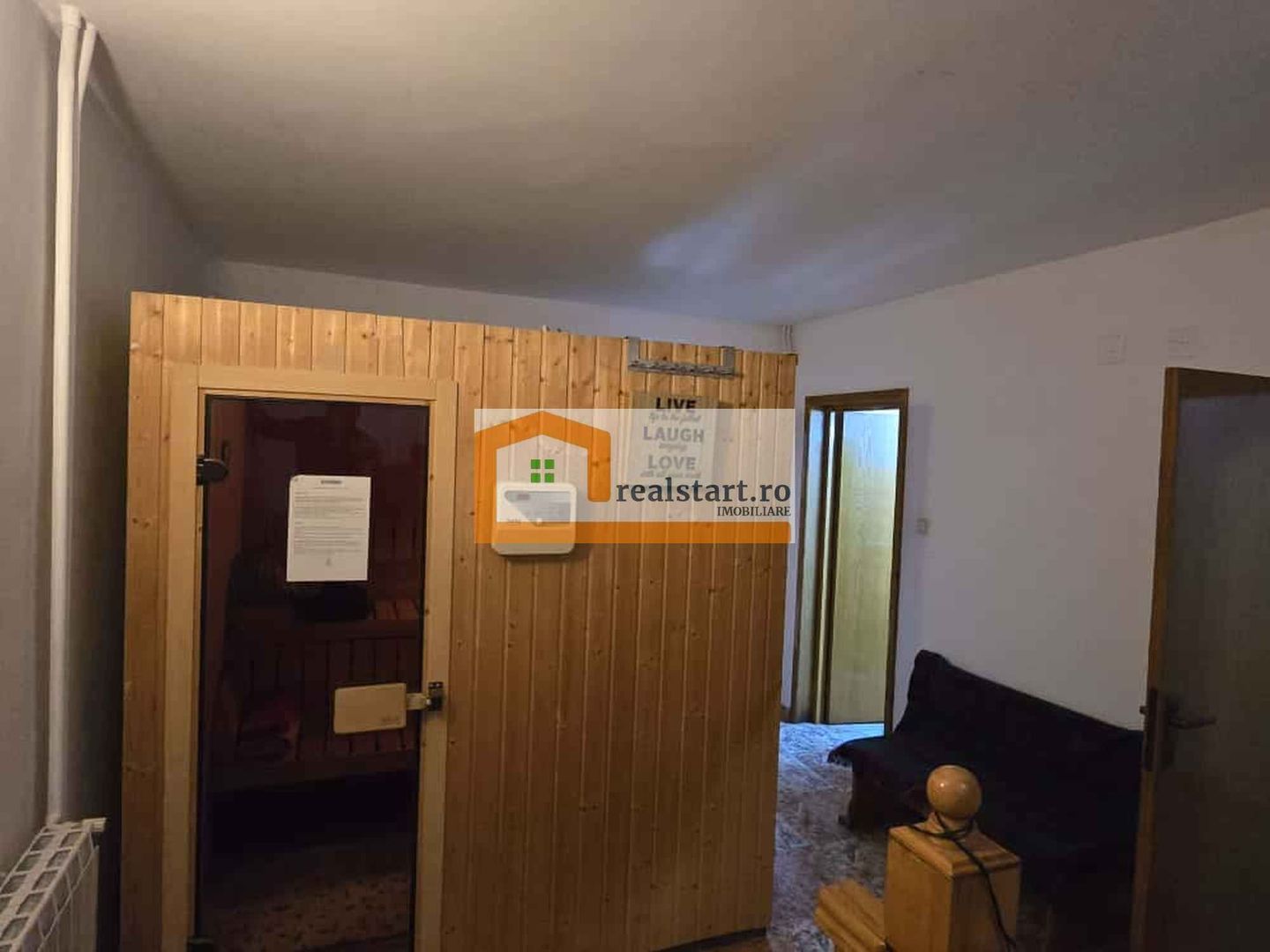 Vedere padure, panouri solare si fotovoltaice, pompa de caldura,  semineu - Poză 26