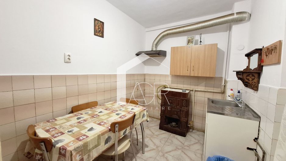 Casa cu 3 camere, zona Mihai Bravu - Poză 6