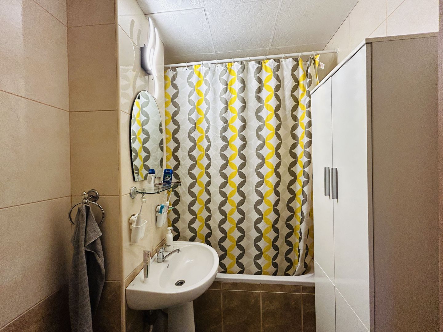 Apartament decomandat, cu 3 camere, 2 bai, 2 balcoane - Zona Strand - Poză 13