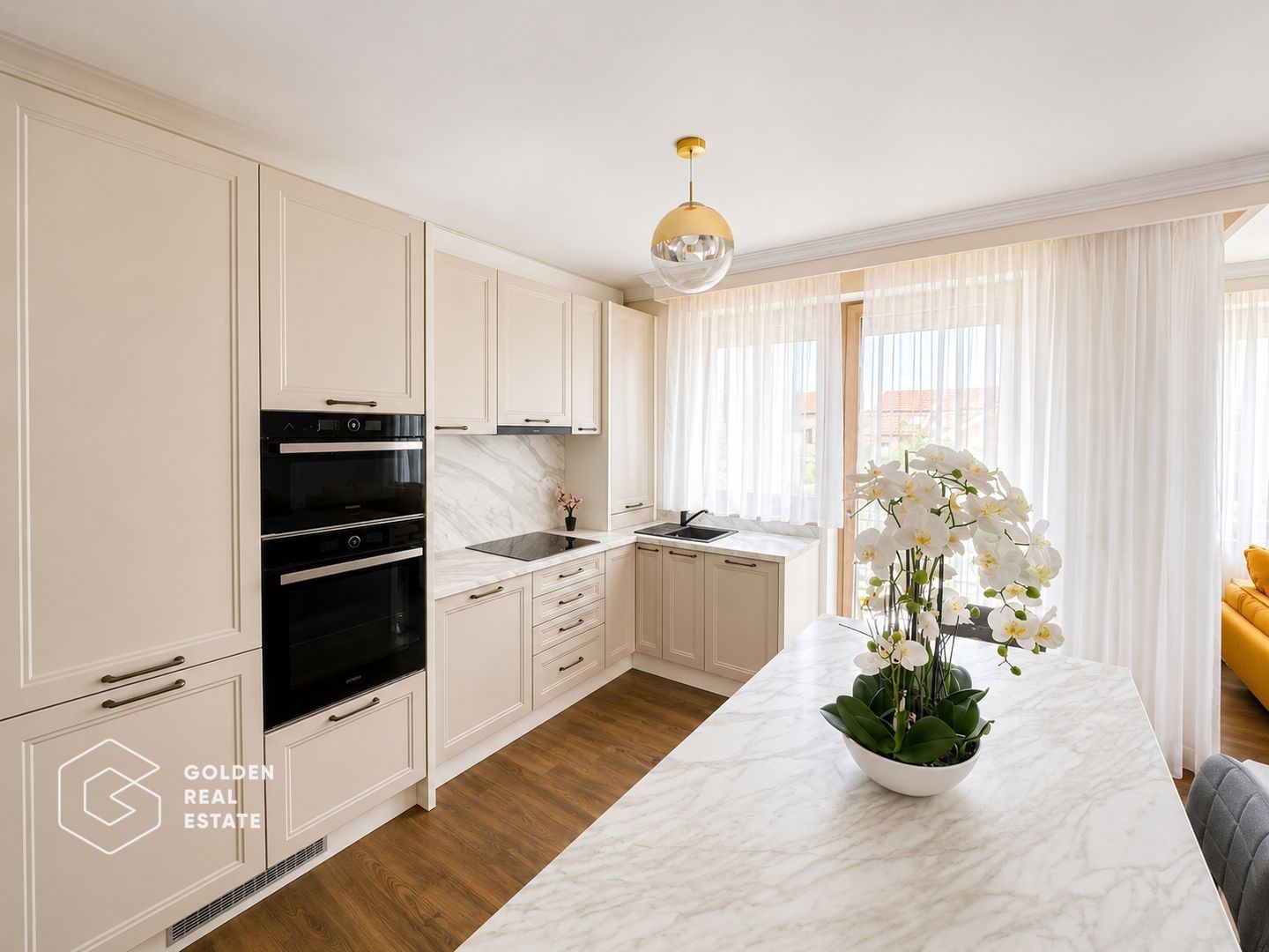 Apartament premium, zona Subcetate, 3 camere, 2 bai, loc parcare, sala, piscina - Poză 6