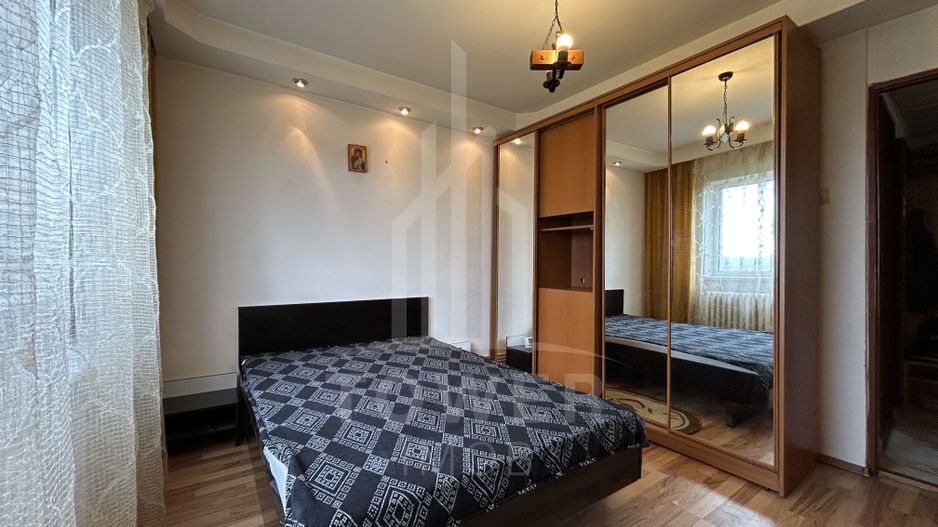 Apartament de vânzare - Zona Vasile Aaron - Poză 4
